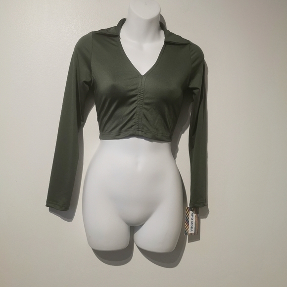 NWT navy green v neck open tie back small top - Picture 2 of 6